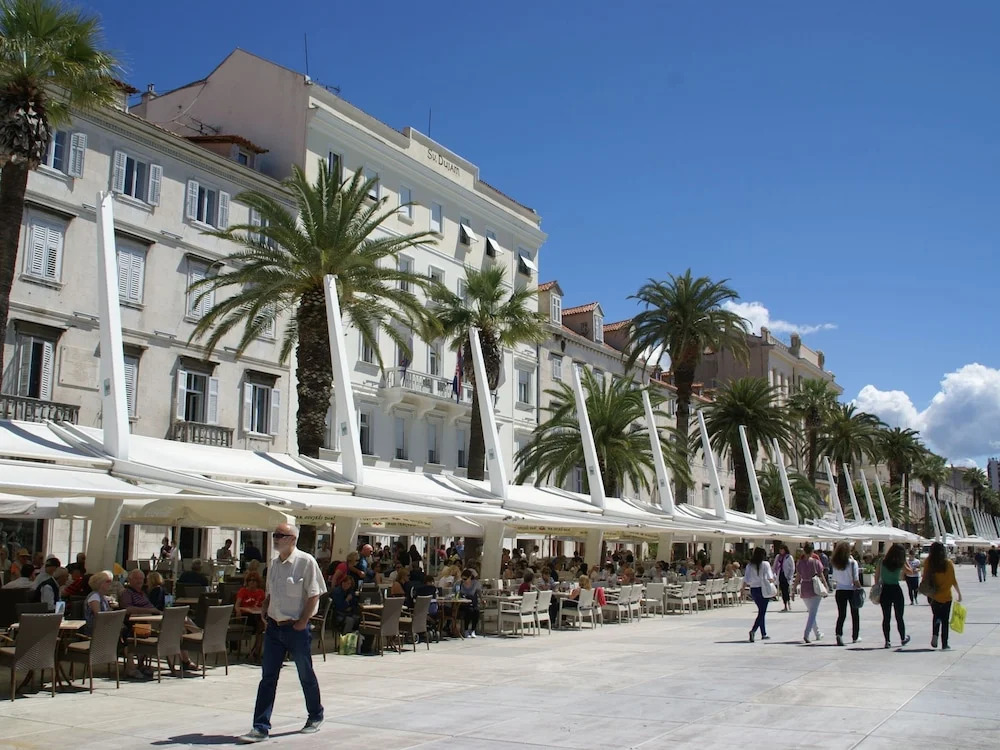 Spacious and Comfortable Apartment, Outside the Historical Centre of Split