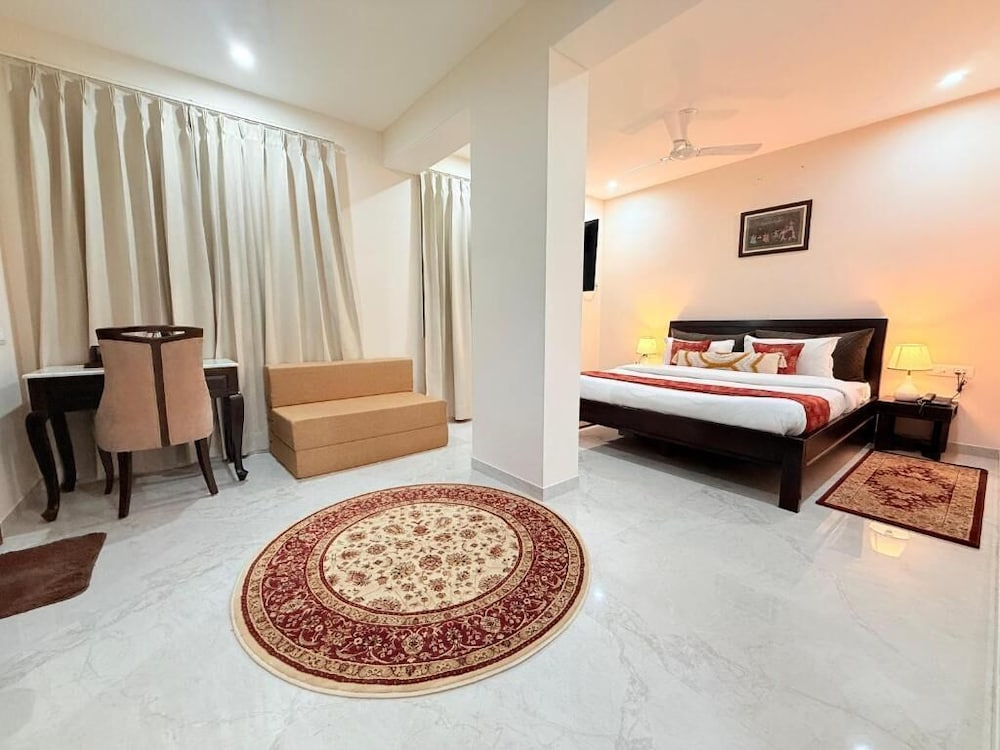 Palm Residences and Suites