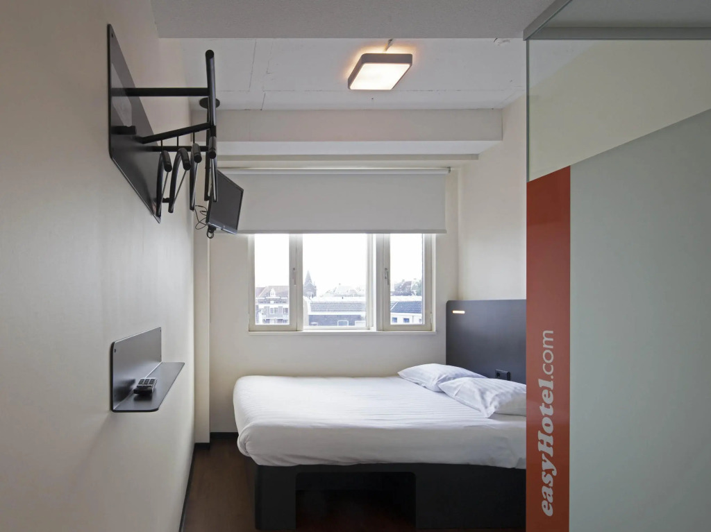 easyHotel The Hague City Centre