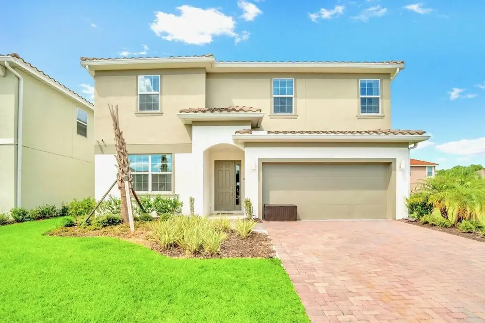 9BR Family Home w Pool Hot Tub- Near Disney