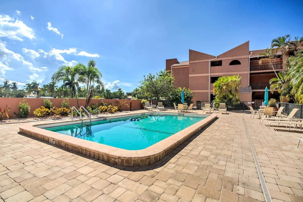 Resort-style Condo w/ Pool: 19 Miles to Fort Myers