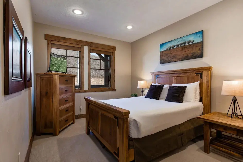 Town Pointe C304 3 Bedroom Condo by RedAwning