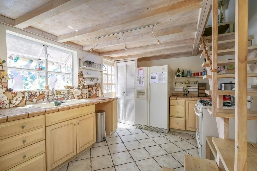 Retro Artistic 3br +loft@venice Short/long Stay 4 Bedroom Apts