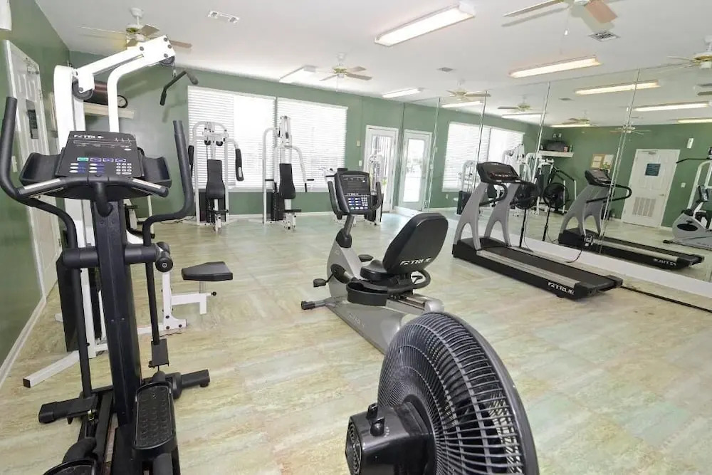Charming 2BR Condo w/ Private Balcony in Gulf Shores, Pool, Hot Tub