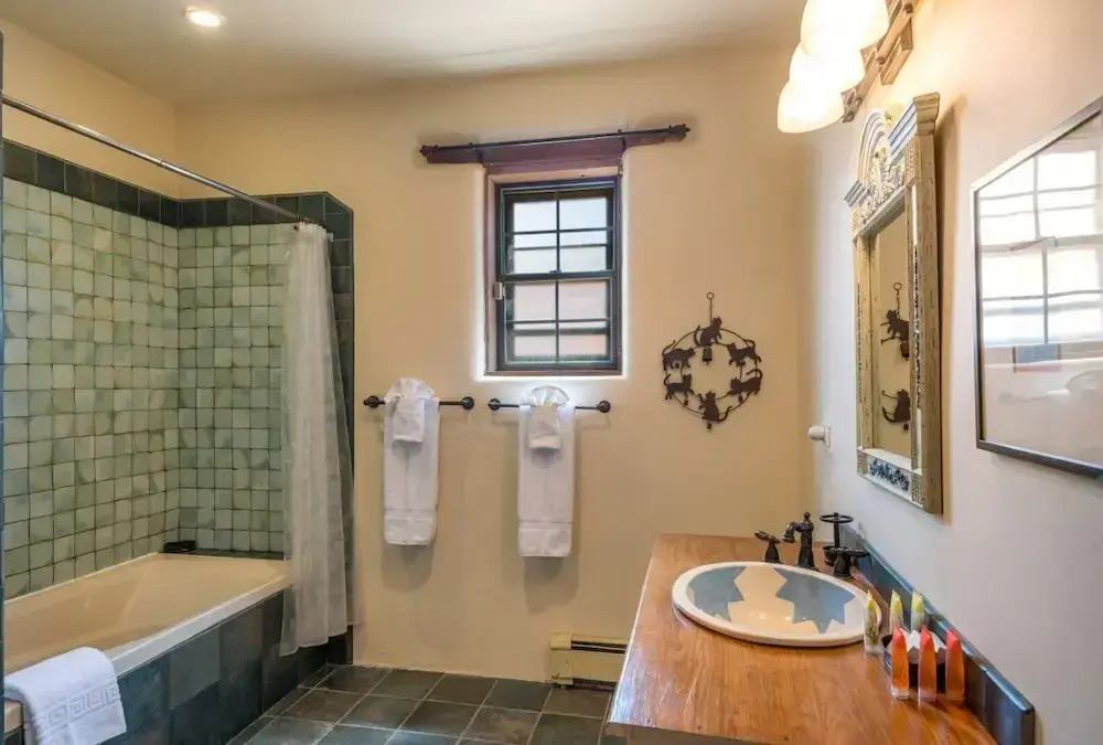 Apodaca - Spacious East Side Home With Countryside Views