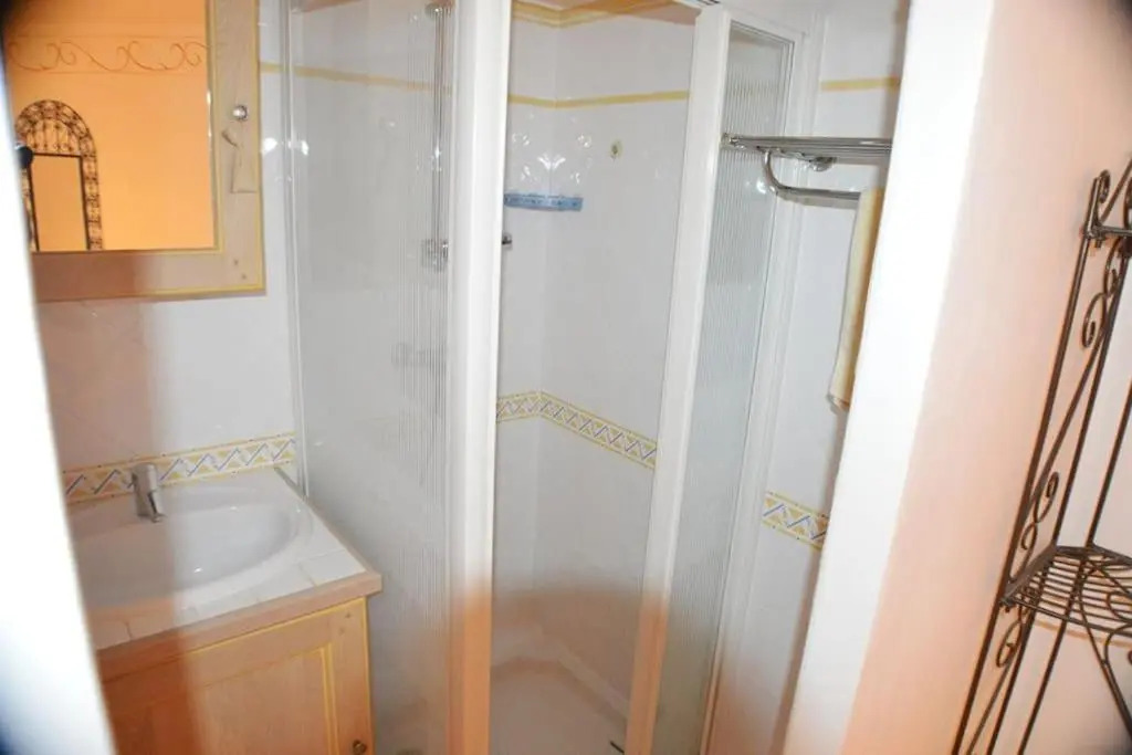 Bel appartement pour 6 personnes dans résidence avec piscine 500 m plage