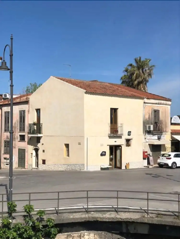 B&B Abaton