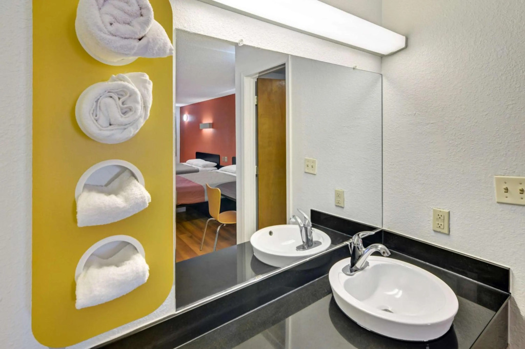 Motel 6-Lindale, TX