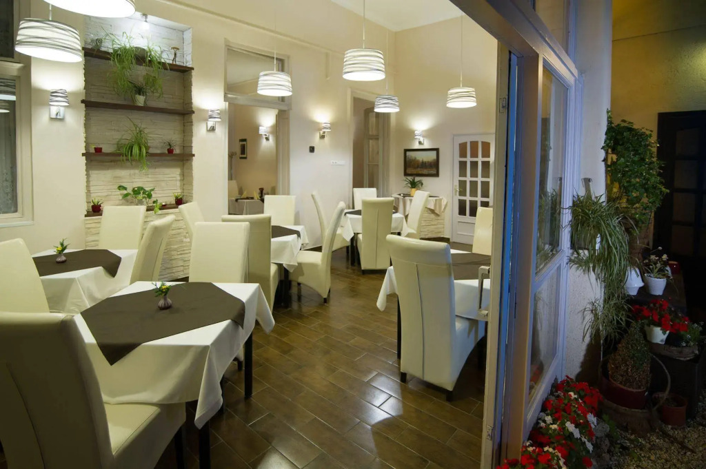 Hotel Romantik Eger