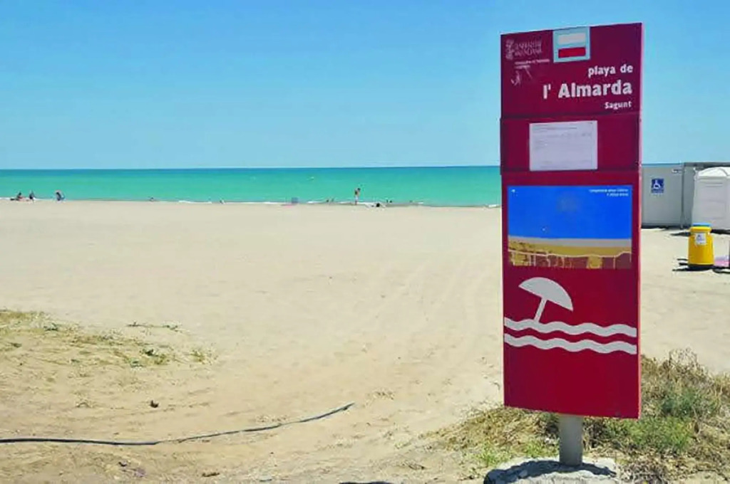 Global Properties, Adosado en la playa de Almardá, Sagunto
