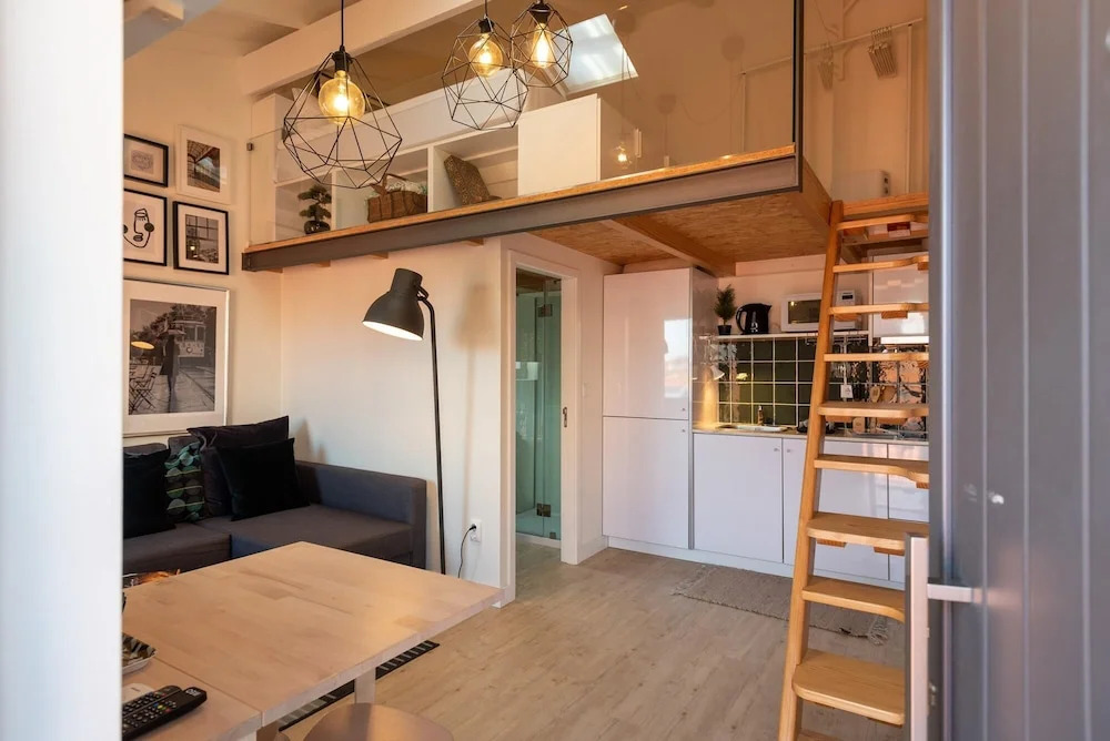 Mezzanine Stylish Apartment U by Vacationy
