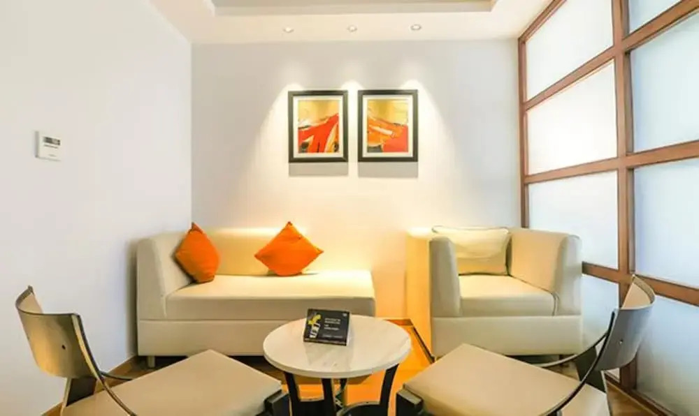 Fabhotel Aroma's House