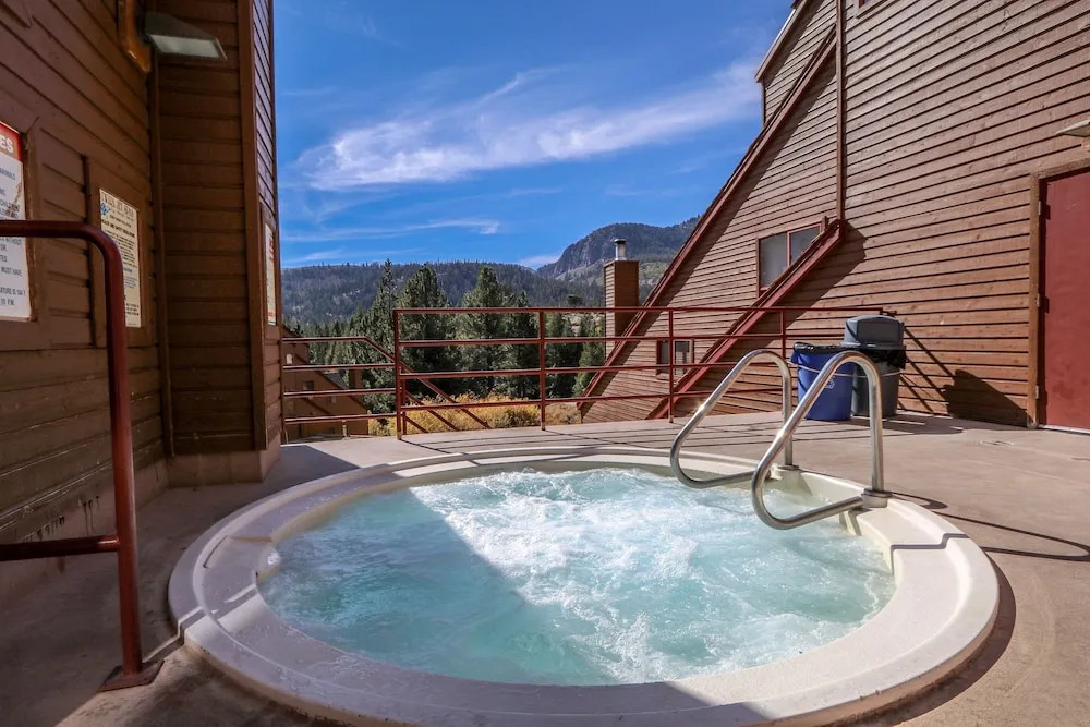 Aspen Creek #209 1 Bedroom Condo