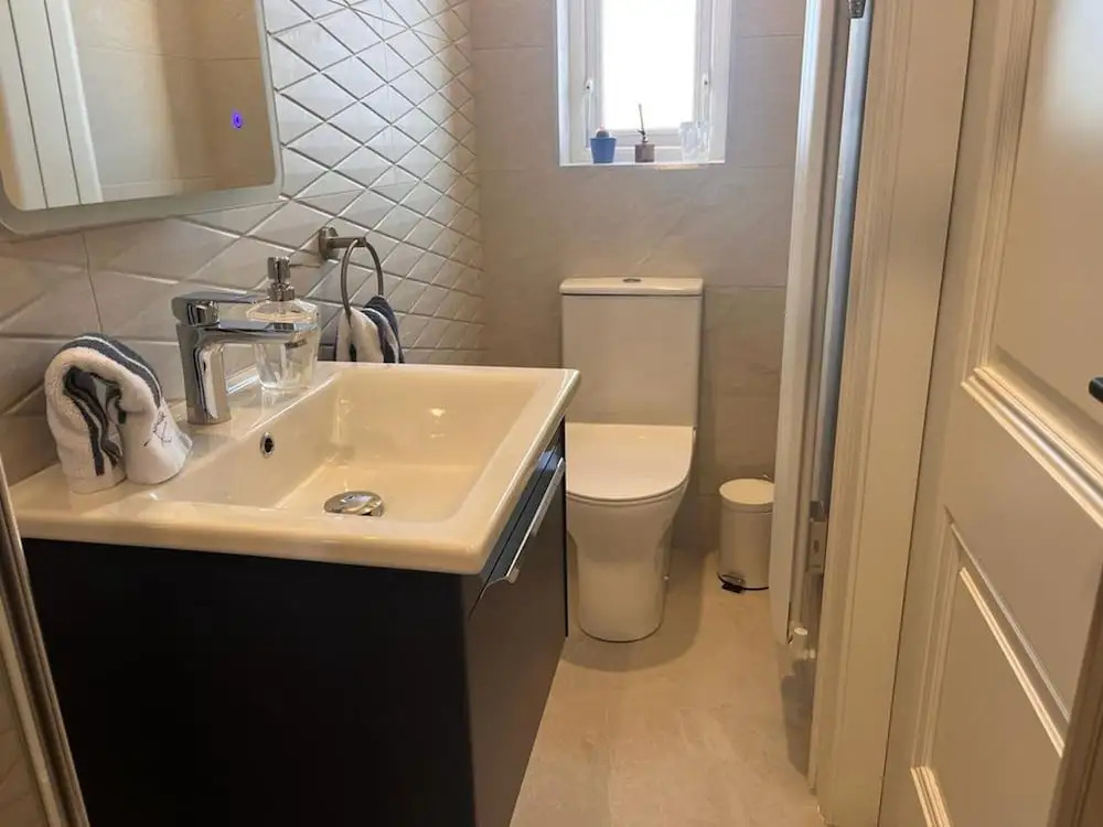 Sunset Cottage - Sleeps 6 - Parking - Garden