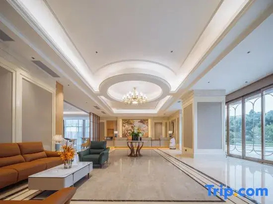 Vienna Hotel (Dali Erhai Railway Station Wanda Branch)
