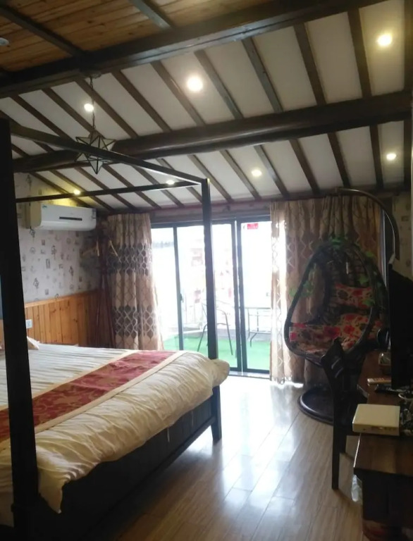 Yue Yue Theme Hostel