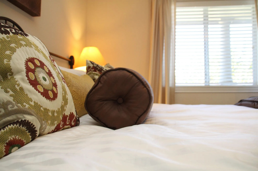 Vineyard Court Designer Suites Hotel