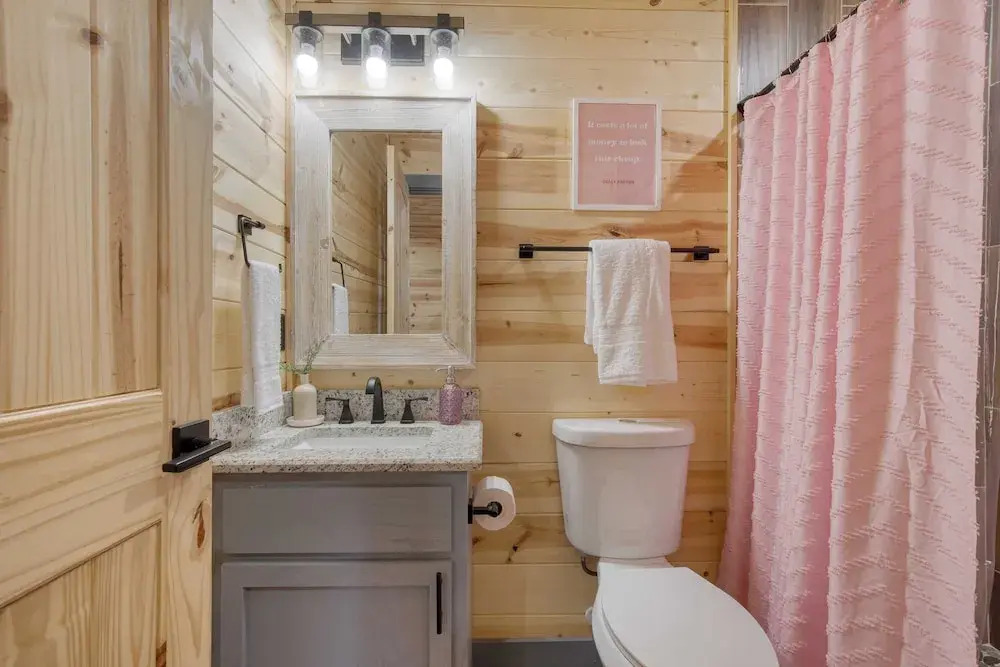 Pink Pines by Avantstay Luxury Aesthetic Dream Home, Indoor Pool, Hot Tub