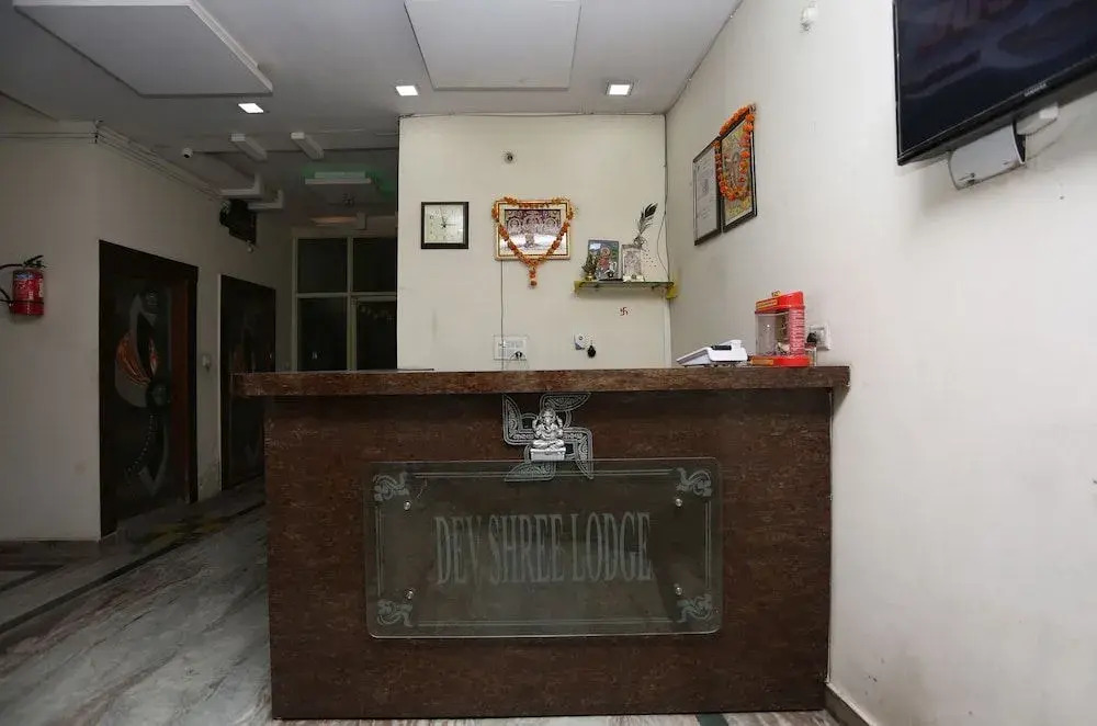 OYO 22665 Hotel Dev Shree