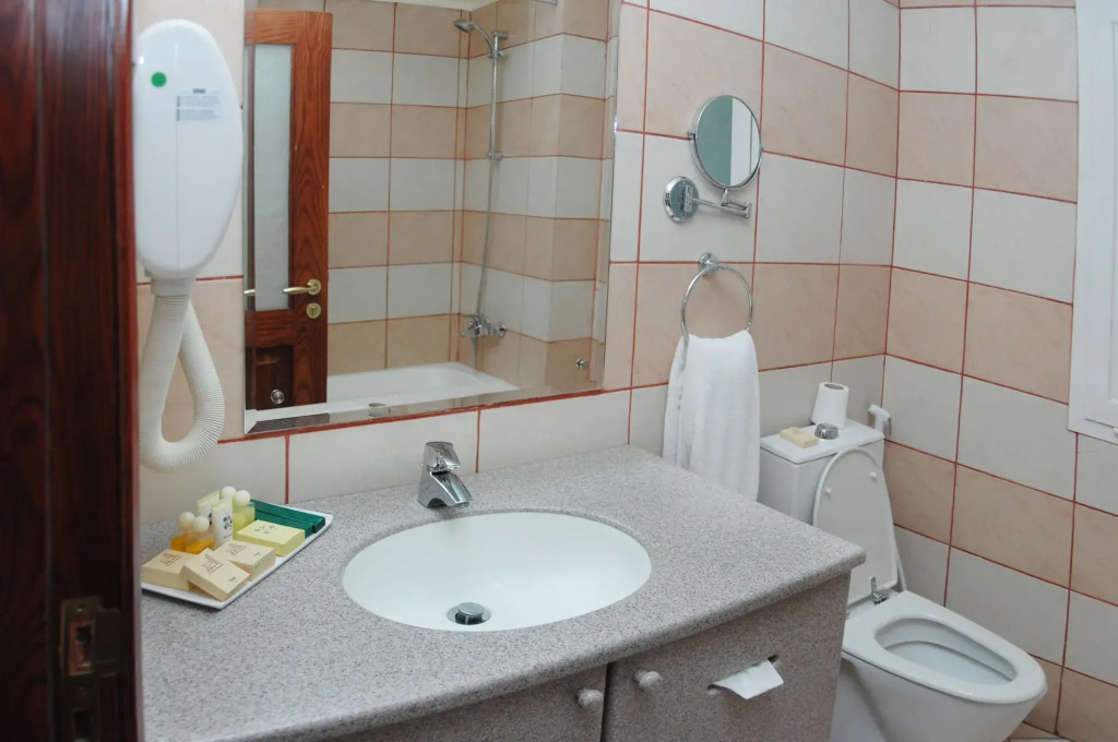 Al Liwan Suites