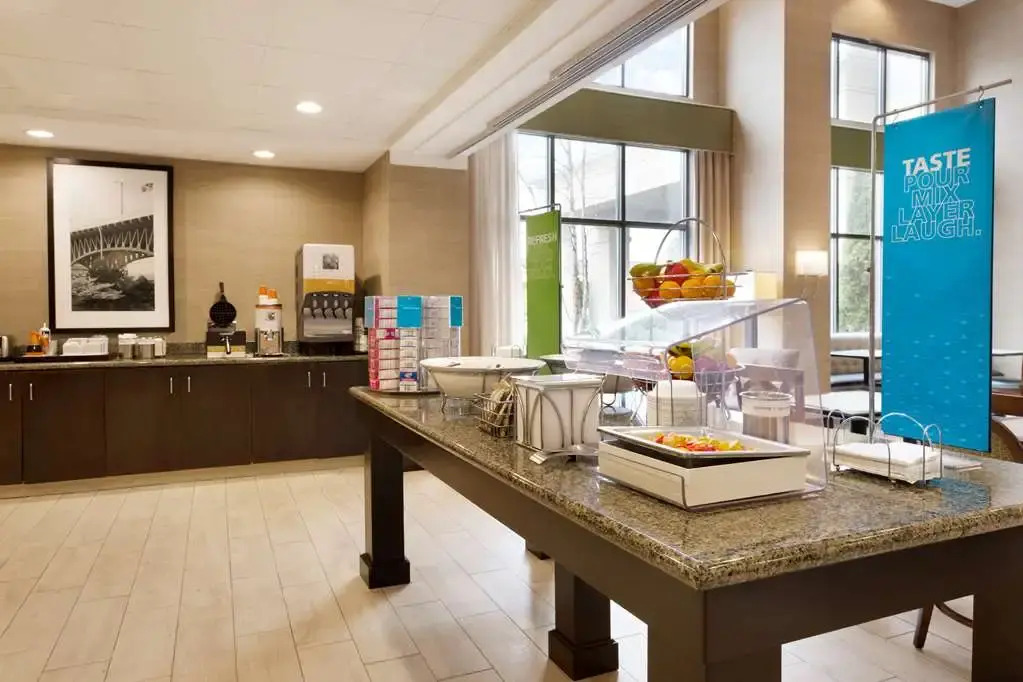 Hampton Inn And Suites Birmingham-east I-20