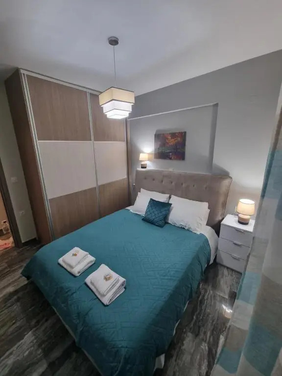 Stergiou Room 2