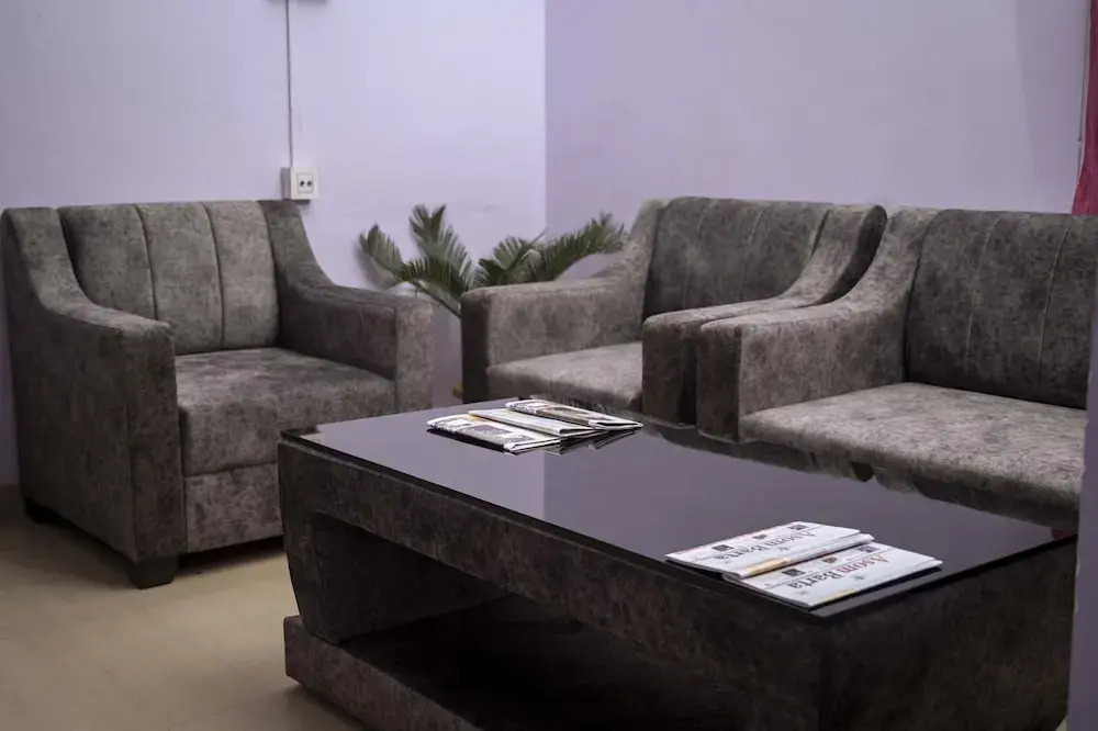 Town & Country Inn By OYO Rooms