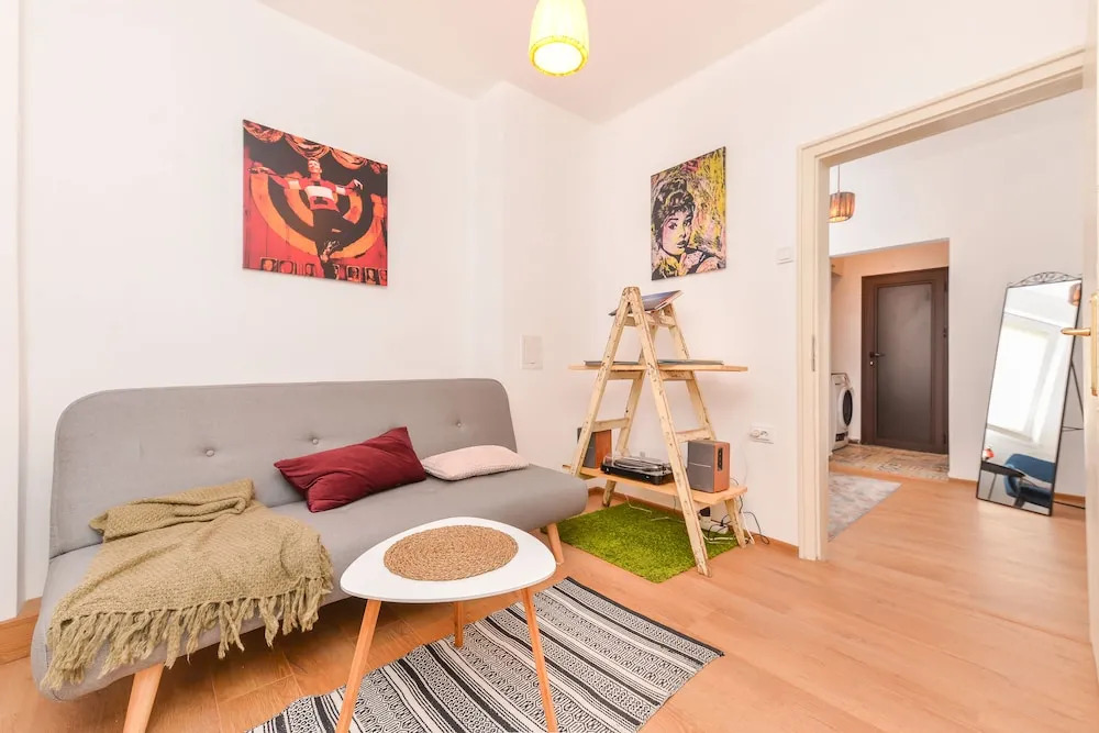PopArt-O Music Love 1-BDR Apartment in the Centre