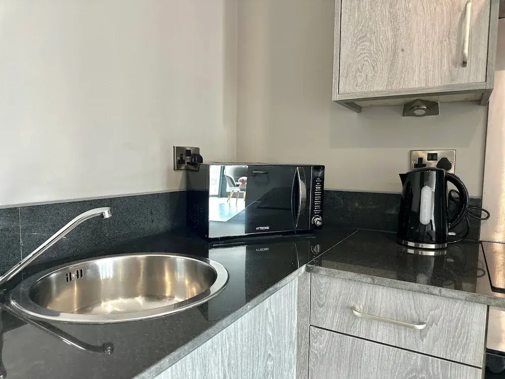 Monarchs Quay Arena Apartments by Happy Days