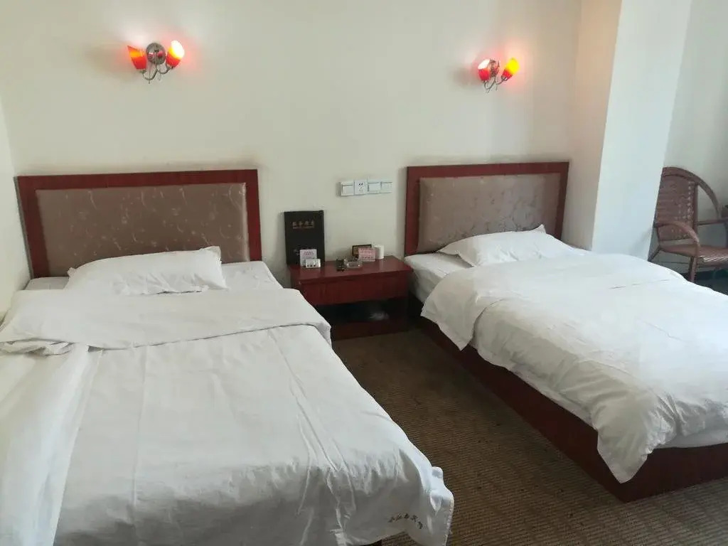 Tiny Jiangnan Hotel
