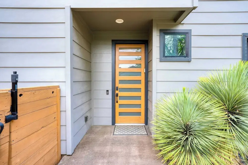 Private Pool, Firepit, Patio Steps to East Austin Dining, Music, Art, Murals