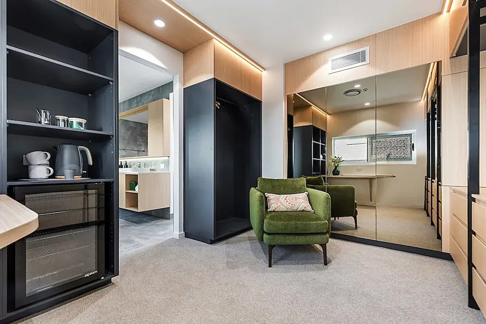 Luxury 5-floor Unit With Ocean Views Near Beach