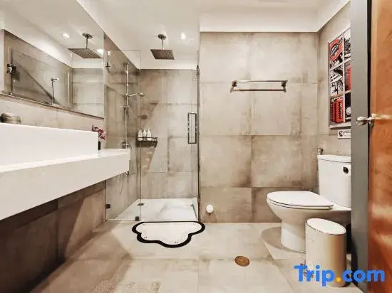 4BR Modern Art Villa with Free Wi-Fi Netflix Vinyl