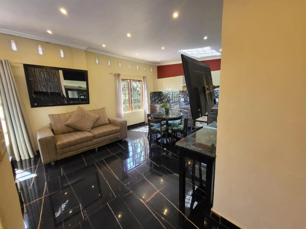 Gem of Manor drive
