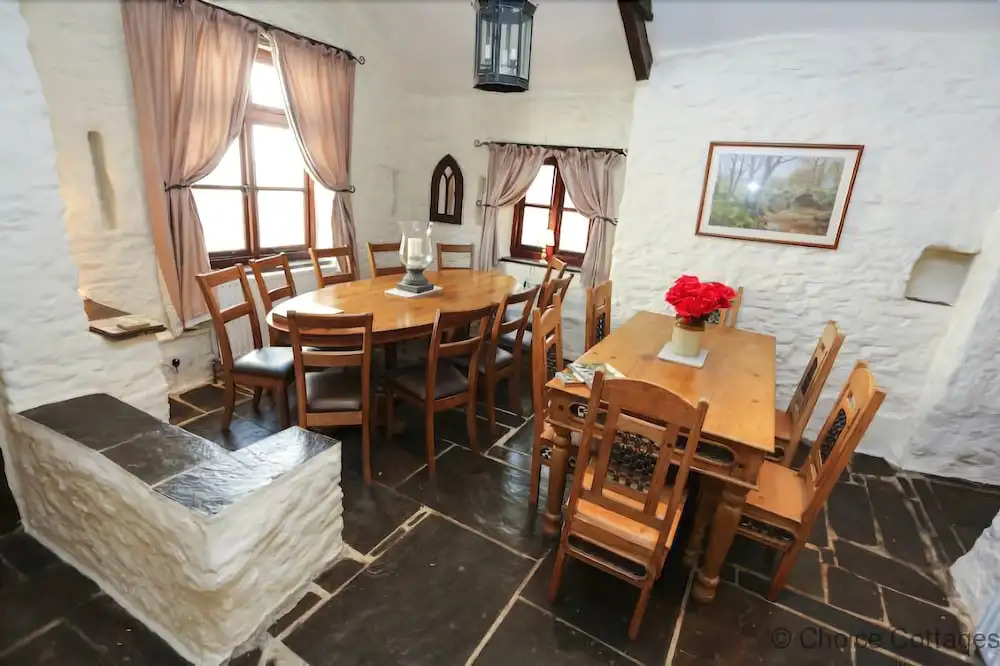 SAUNTON GRANGE 7 Bedrooms