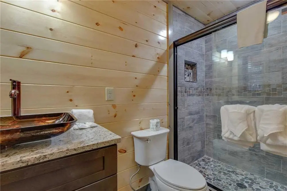 Mirror Pond - Four Bedroom Cabin