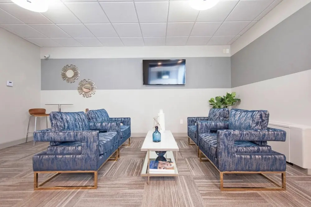 Bold Luxurious 1 bedroom Louisville getaway