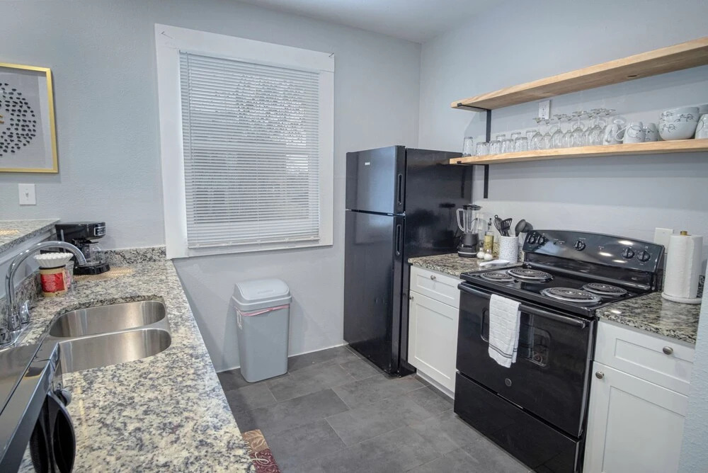 Impressive Cozy Historic 3BR Apt 101 Near Downtown