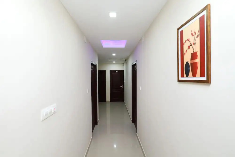 OYO 6728 Almas Residency