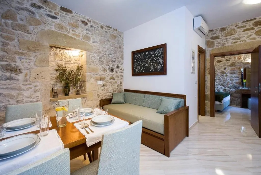 Agarathos Deluxe Homes In the Heart of Kaliviani Near Balos