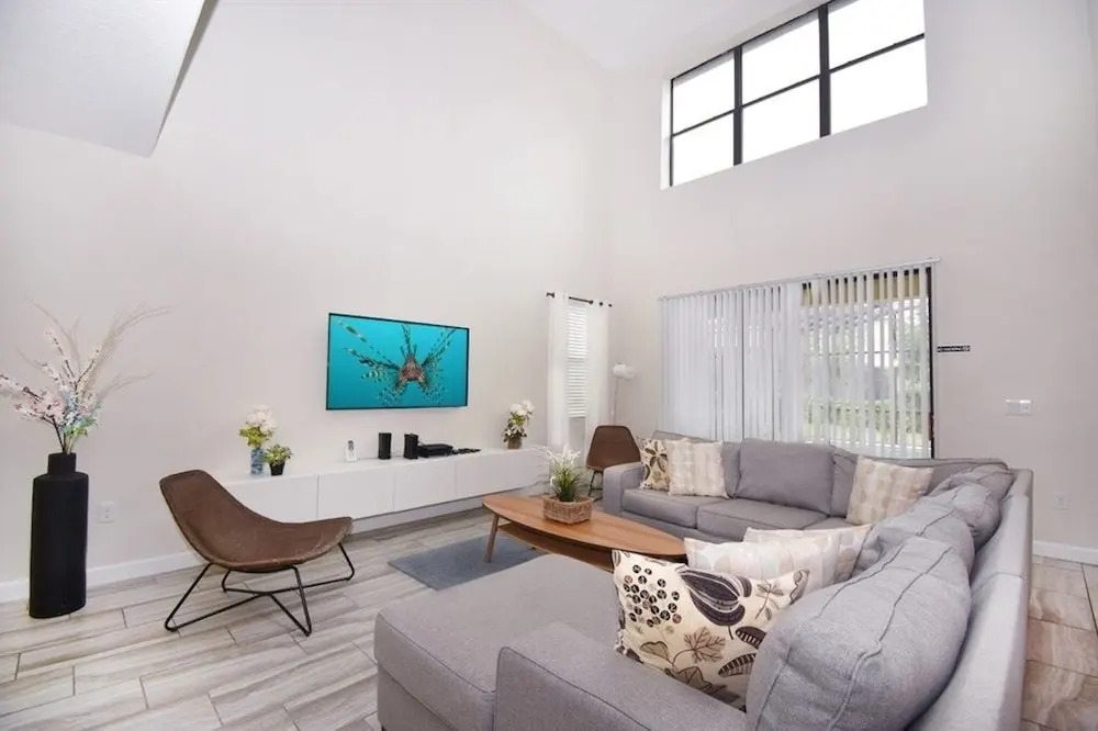 Solterra - 5 Bedrooms House w pool - 7045SR 5 Home by RedAwning