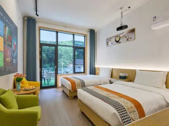 Jing County is a bed and breakfast