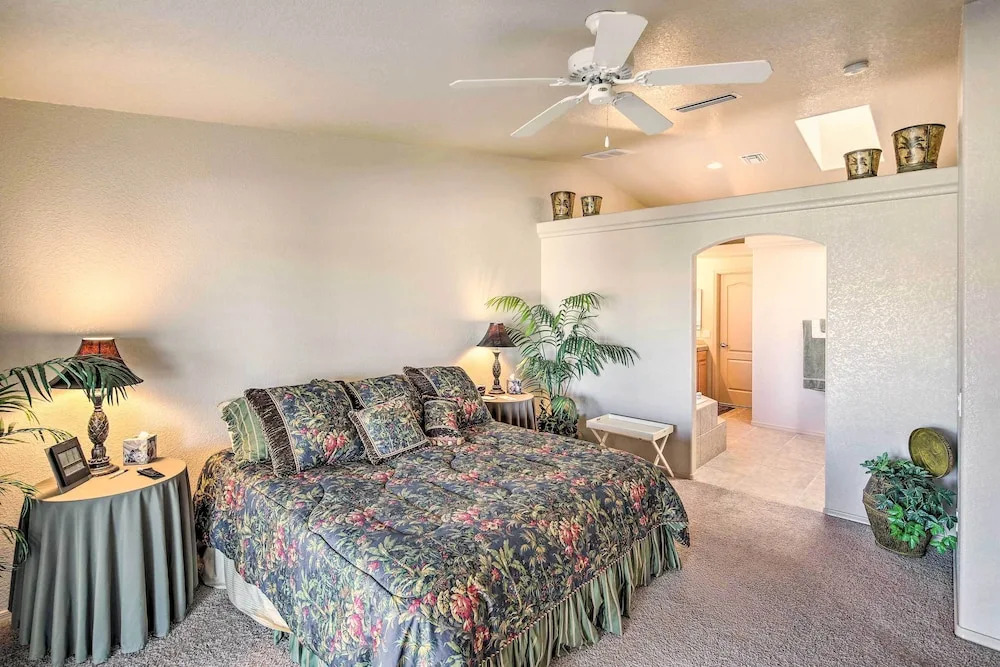 Cozy Lake Havasu House w/ Views - 1 Mi to Water!
