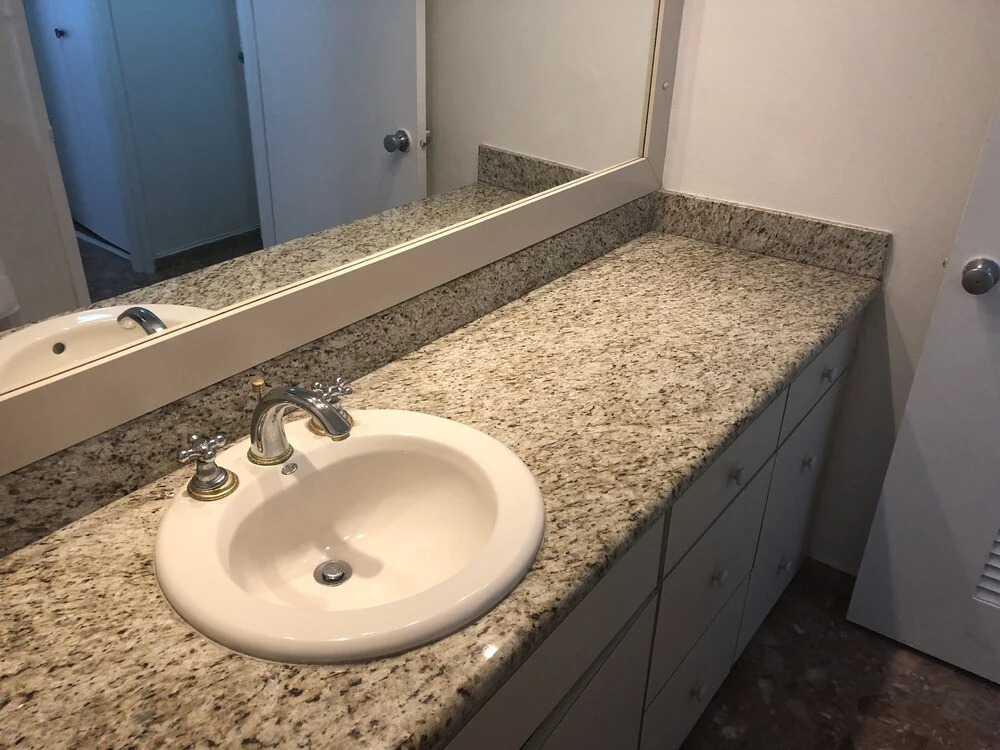Coral Beach Front  1 bedroom  2 bathrooms apartment