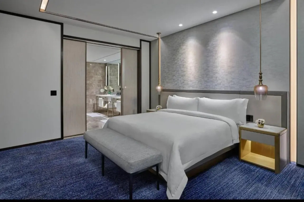 The St. Regis Chicago