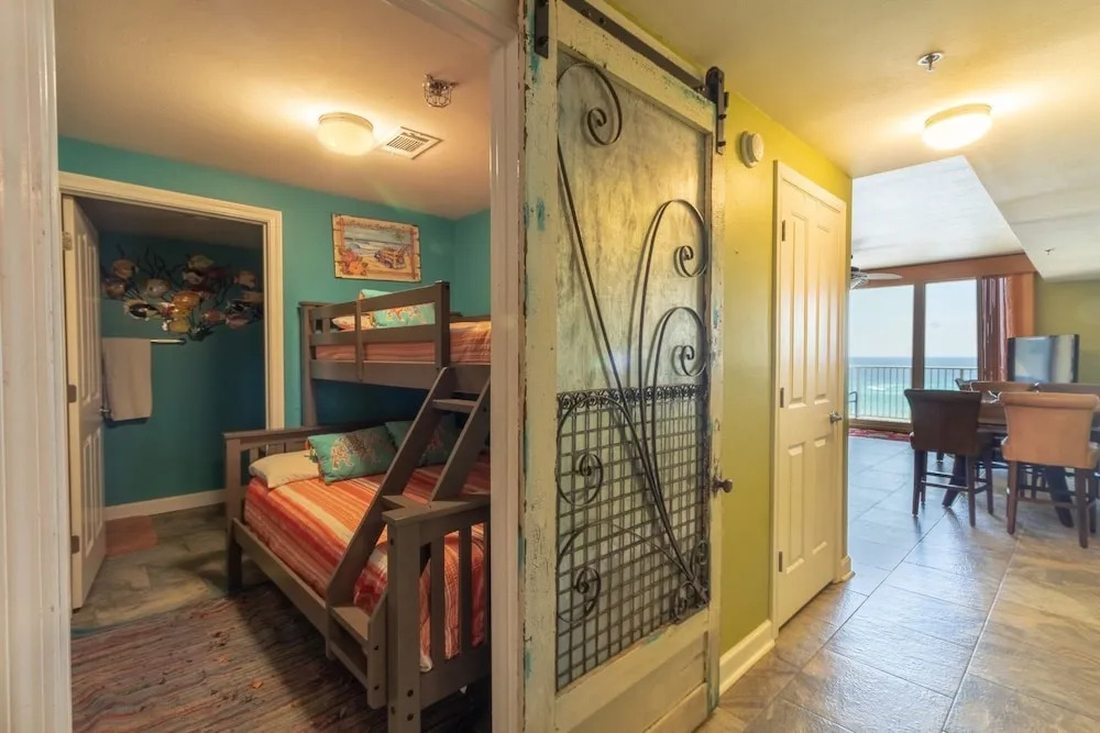 Shores Of Panama 621-sleeps 8, Free Beach Fun! Reserved Parking Space! 2 Bedroom Condo by RedAwning