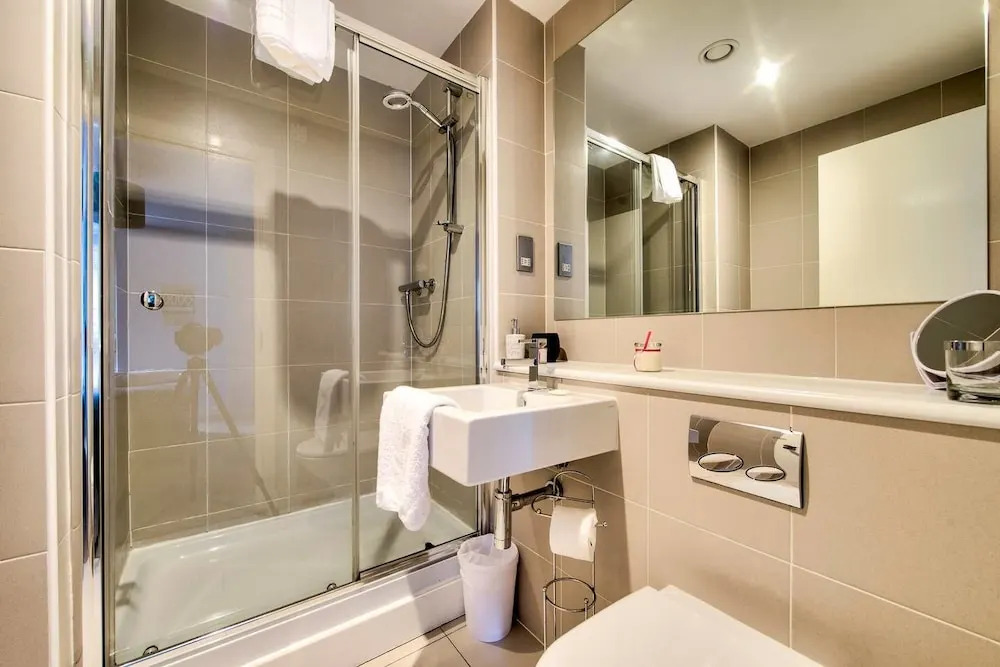 Modern 2 Bed Merchant City Apt With Lift!