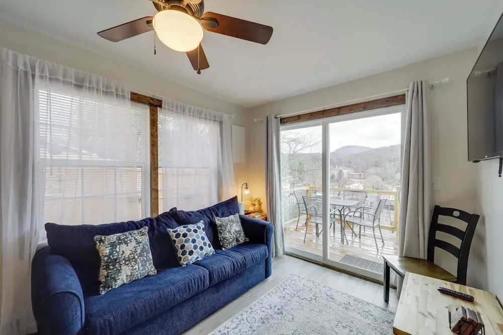 Hilltop Hideaway w/ Scenic Views & Hot Tub