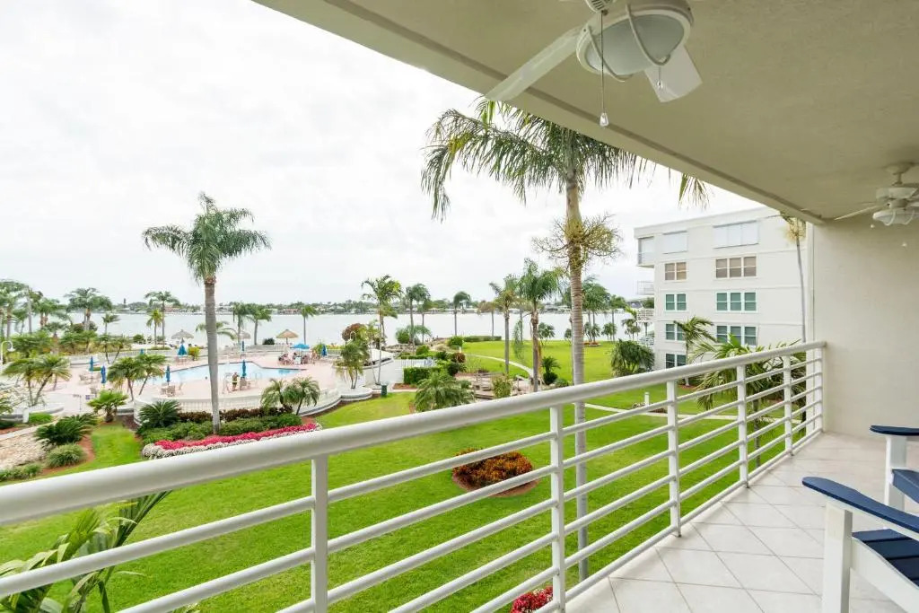 Bahia Vista 11-337, 2 Bedrooms, Views, Heated Pool, Sleeps 6