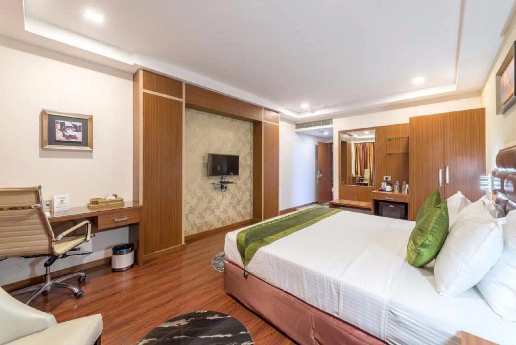 Treebo Select Sahar Pavilion